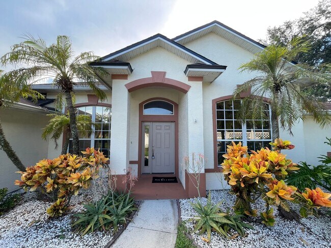 Building Photo - 3-bedroom plus Den 2 bath home in Water's ...