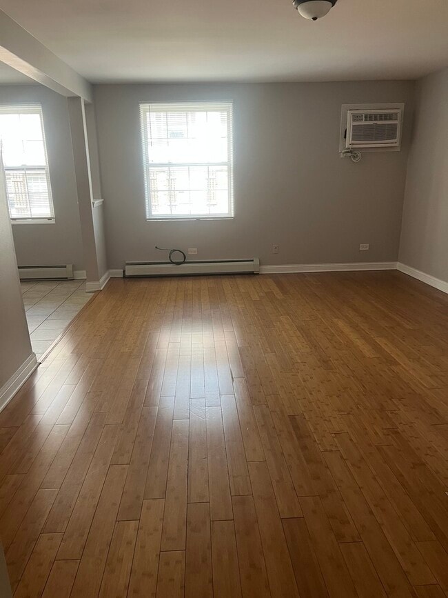 Building Photo - 9433 86th Ct