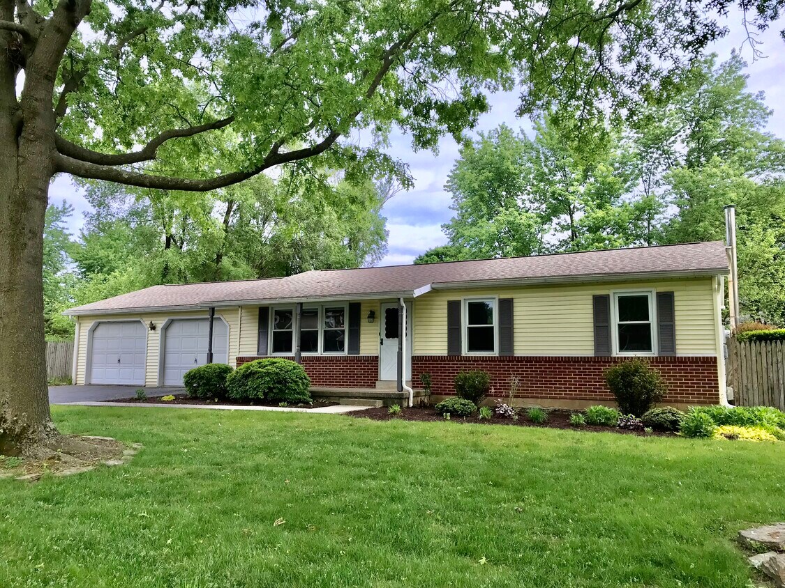 Front View - 11 Parkside Dr