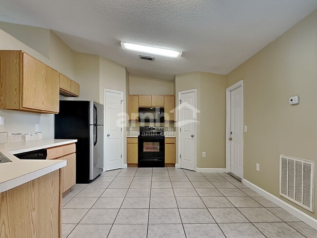 Foto del edificio - 24746 Mary Beth Ct