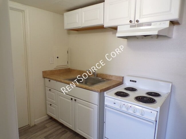 Building Photo - 1 Bedroom 1 Bath Condo for Lease in Barstow