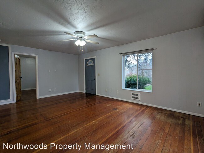 Building Photo - 3 br, 2 bath House - 3717 E. Amazon Dr.