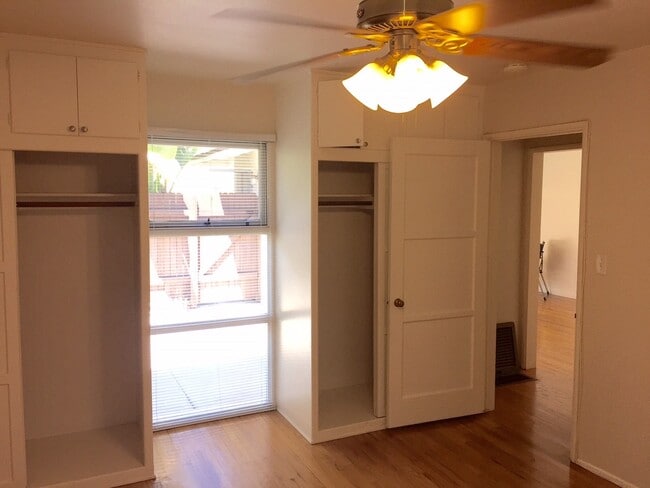 Building Photo - 917 W Huntington Dr