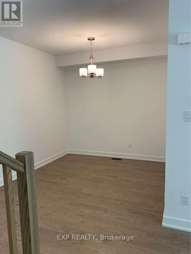 Photo du bâtiment - 2400 Goldhawk Dr