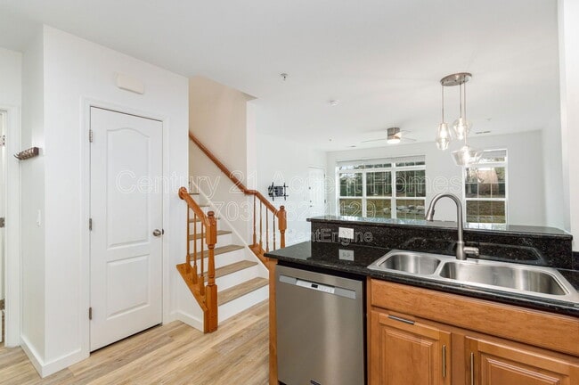 Foto del edificio - 22824 Ferncrest Terrace