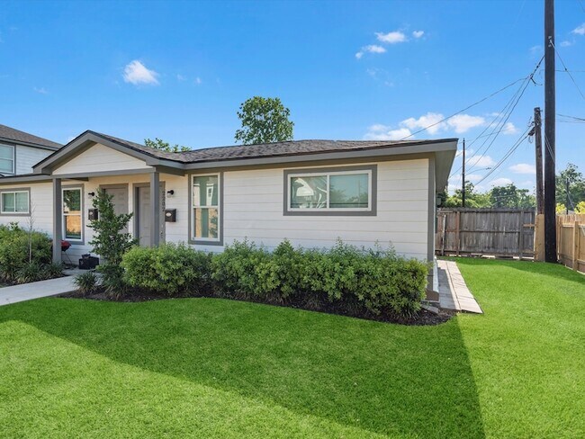 Foto del edificio - 2202 Solo St