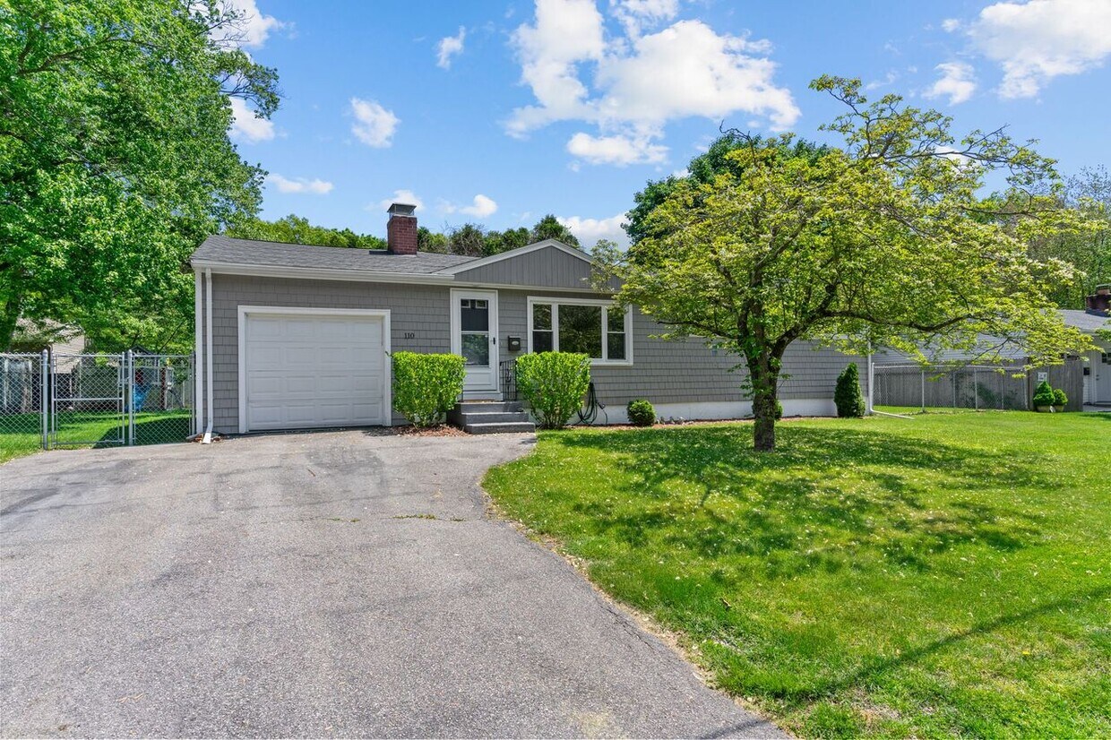 Foto principal - 110 New Britain Dr