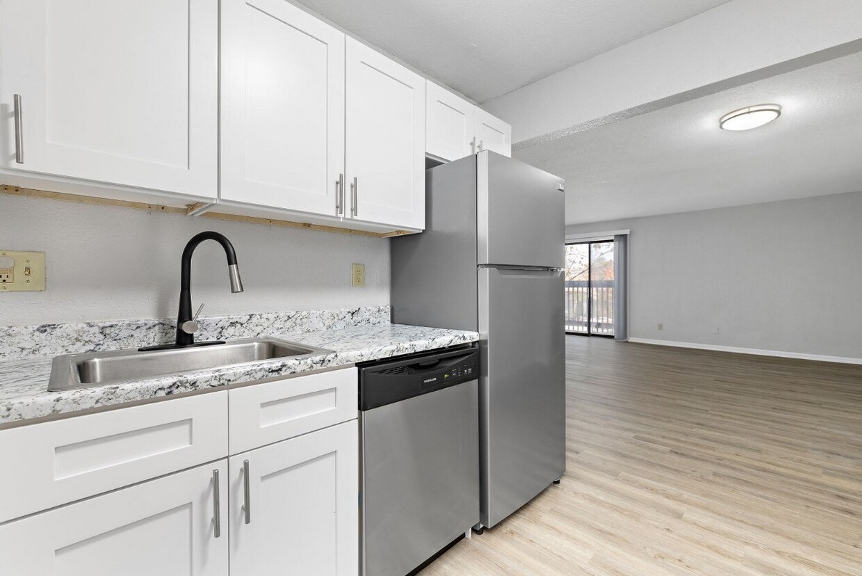 Primary Photo - 5400-5600 E 84th Ter -Jade