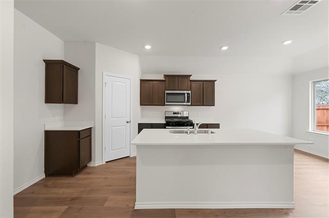 Building Photo - 2324 Burleson Rd