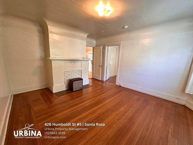 Building Photo - 1-Bedroom Apartment with Vintage Charm Near Downtown Santa Rosa