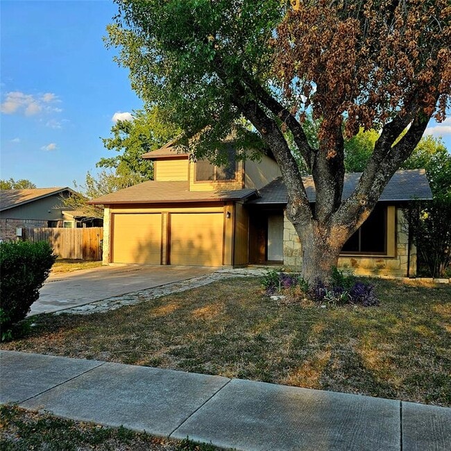 Building Photo - 409 El Secreto St
