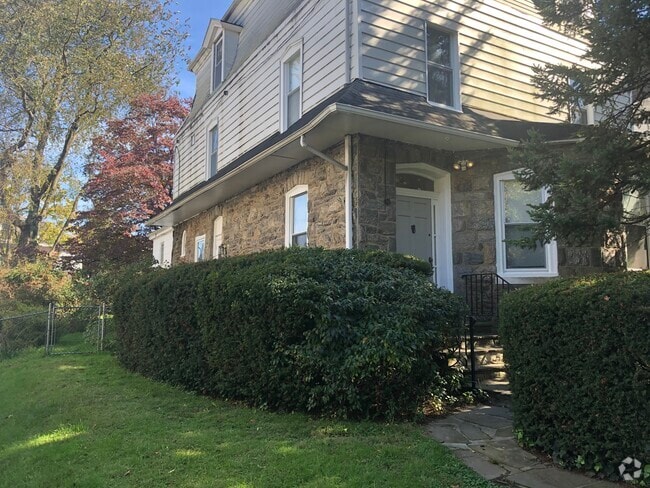 Building Photo - 6615 N 7th St