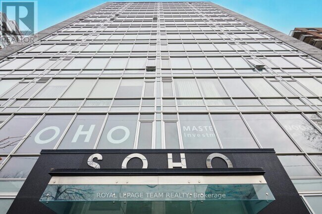 Photo du bâtiment - 201 Parkdale Ave