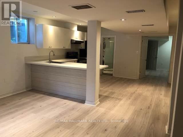 Building Photo - 130 Ashdale Ave