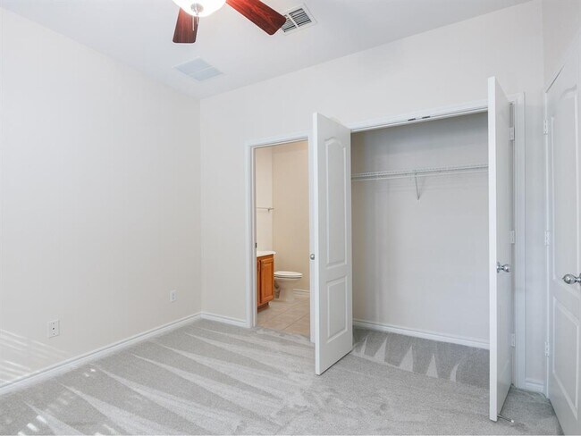 Building Photo - 5027 Morris Ave