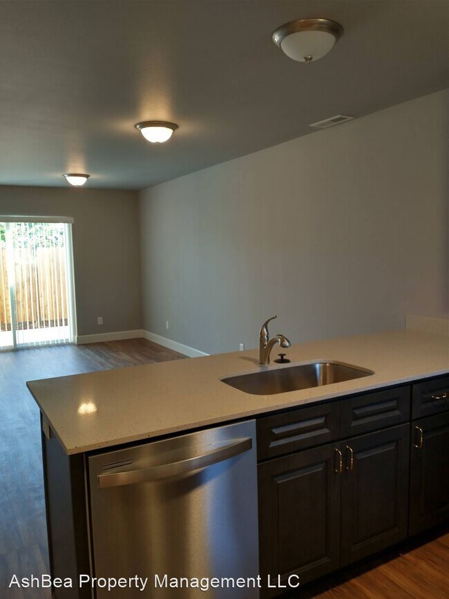 Building Photo - 3 br, 1.5 bath House - 3657 Peter Lane NE