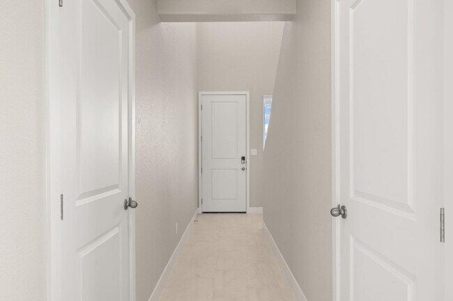 Foto del edificio - 6696 Zachary Rd NE