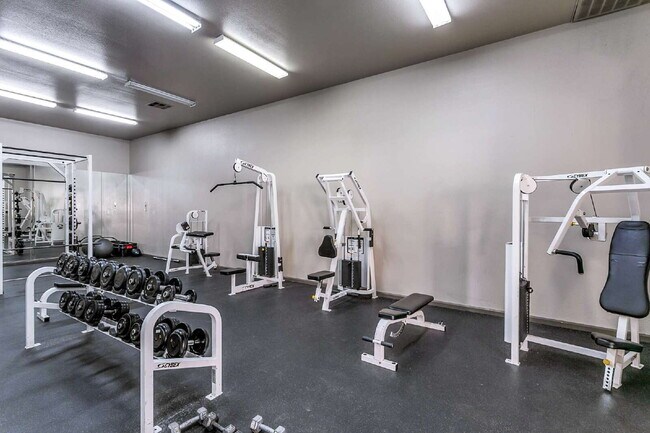 Foto del edificio - "Spacious 2-Bed Oasis with Fireplace Retreat on Las Vegas Blvd!"