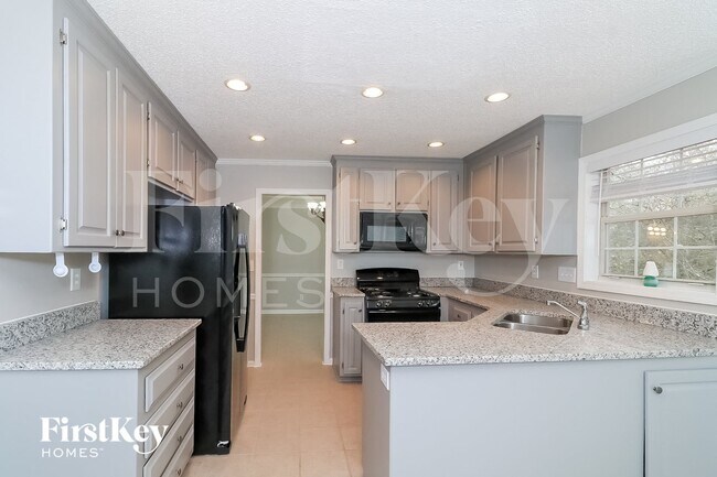 Building Photo - 5000 Sunbrook Way NW