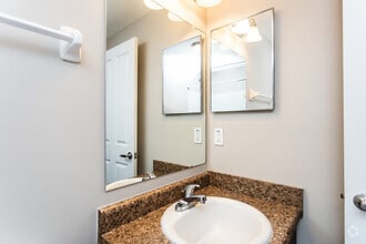 1BR, 1BA - 678 SF - The Foxfire - Remington Woods