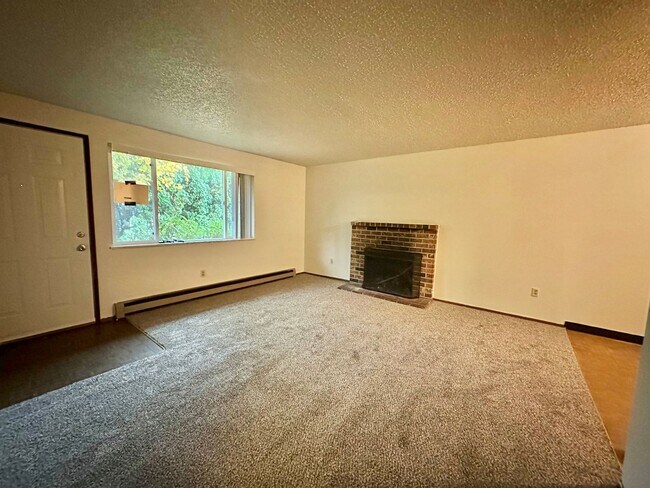 Building Photo - 3809-3811 SE 164th Avenue