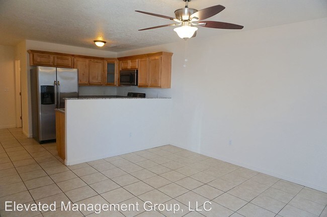 Building Photo - 202 San Clemente Ave