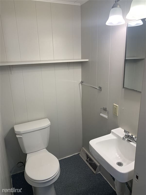 Building Photo - 2 Bedrooms, 1 Bath