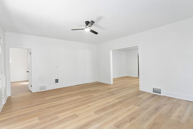 Foto del edificio - Beautiful 3 bd home close to the hospital