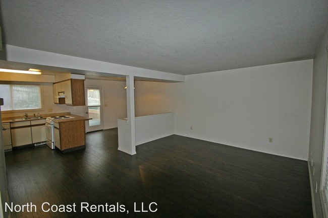 Building Photo - 1573 Whispering Pines Dr