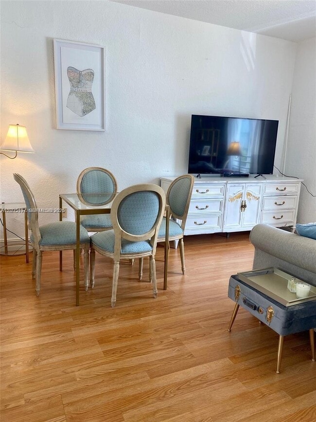 Building Photo - 820 Euclid Ave