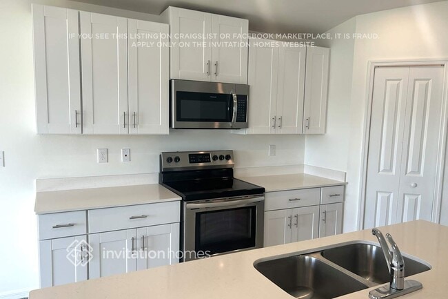 Building Photo - 4319 Palatina Way