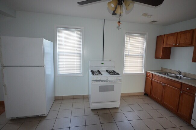 Foto del edificio - 2815 W 25th Pl