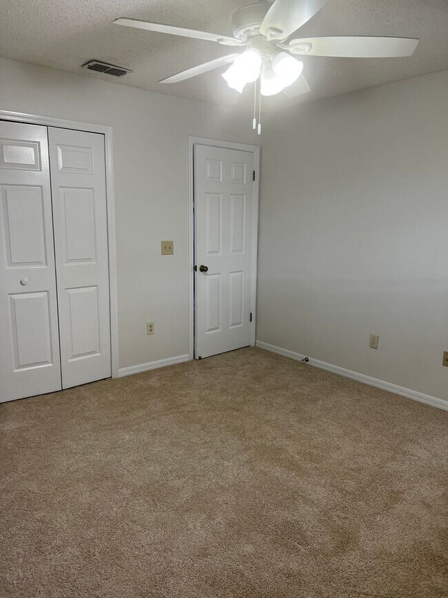 Foto del edificio - SANDPOINTE TOWNHOMES