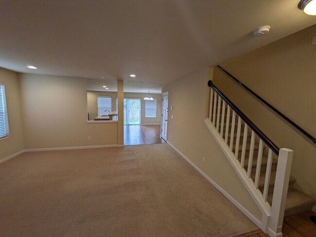 Building Photo - 1077 Hiton Cir