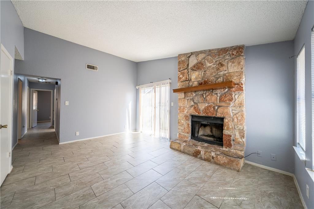 Foto principal - 1212 Bonnie Brae St