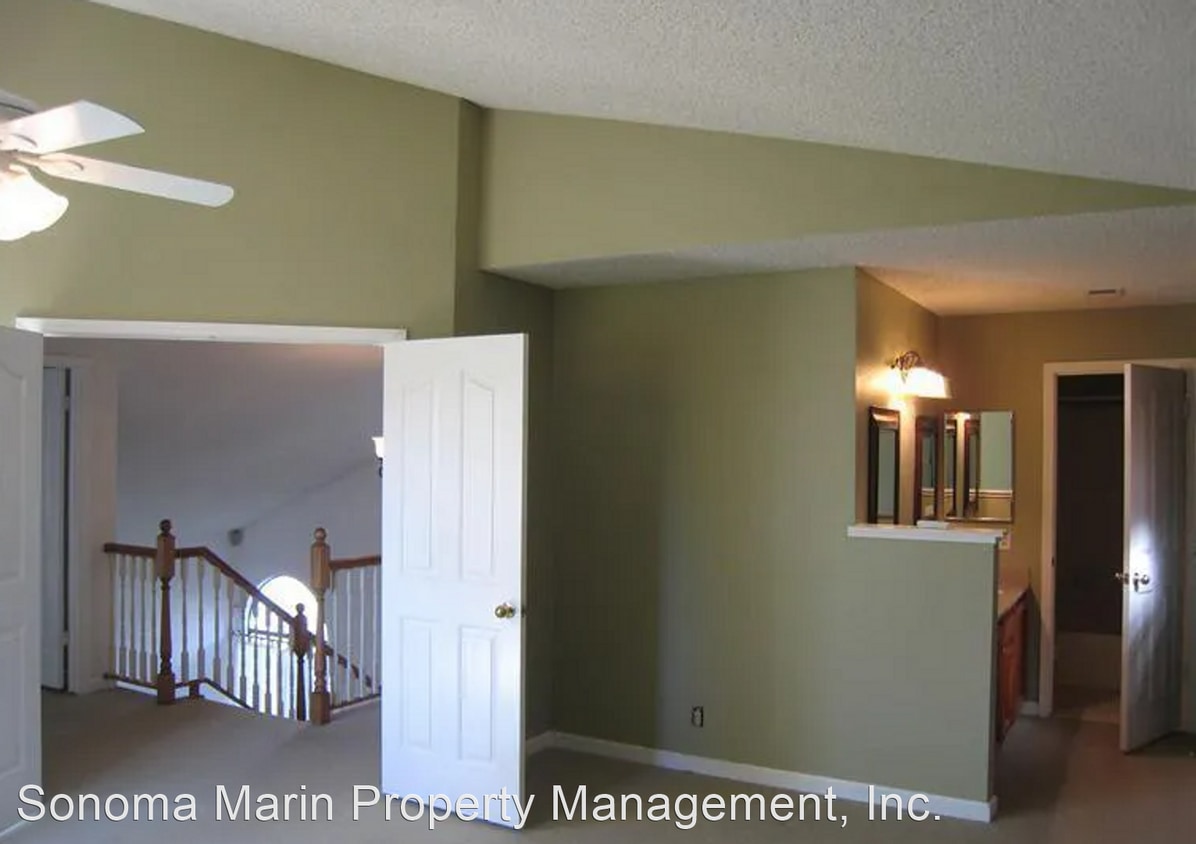 Building Photo - 5 br, 2.5 bath House - 7489 Mitchell Dr