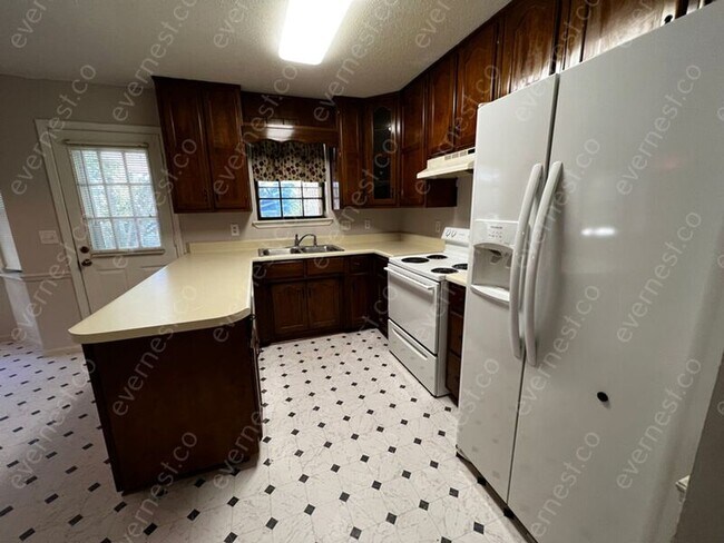 Building Photo - 380 Jamestown Manor Dr