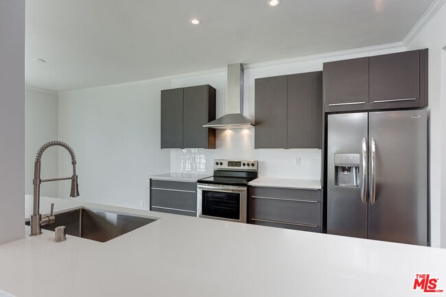 Foto del edificio - 12320 Montana Ave