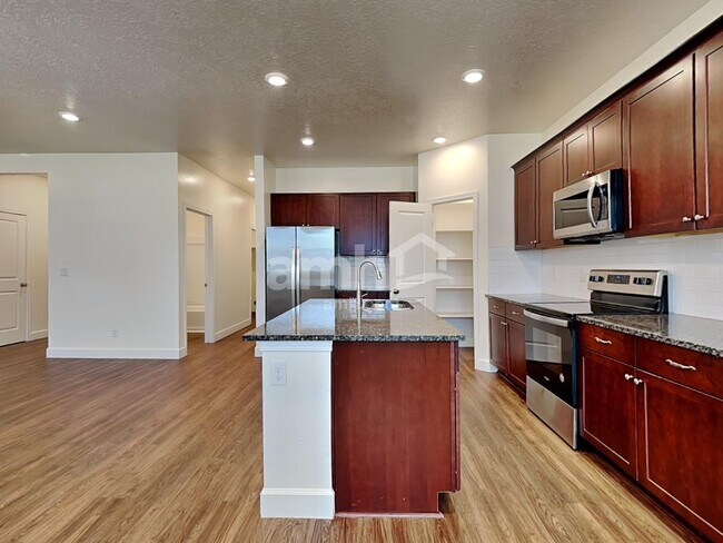 Building Photo - 1202 Wagon Way