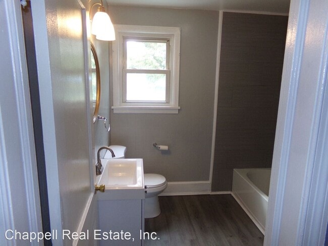 Foto del edificio - 2 br, 1 bath House - 301 Maple Lane