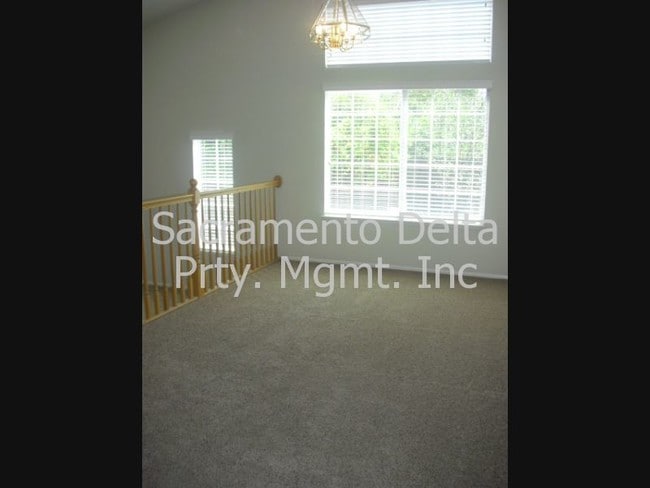 Building Photo - 9516 Royston Way