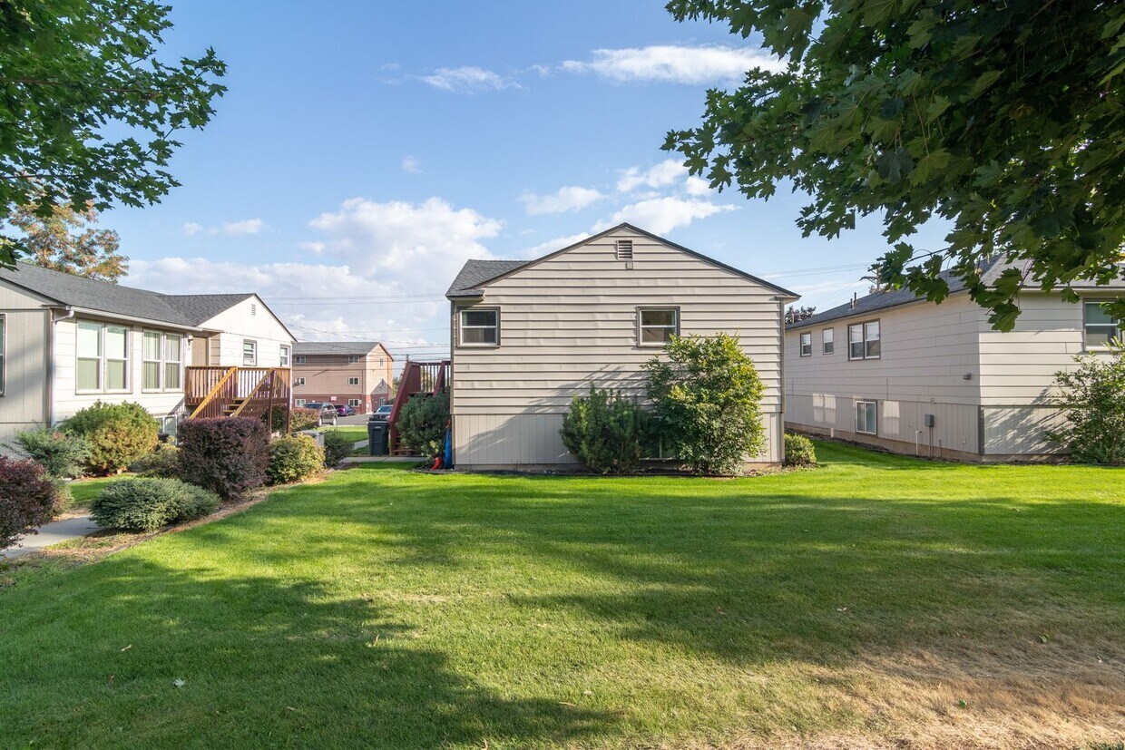 21/23 W 3rd Room for Rent in Cheney, WA