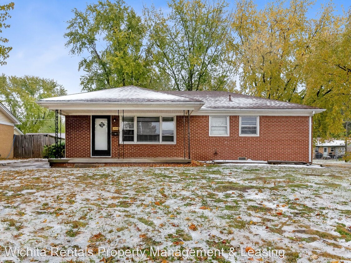 Primary Photo - 3 br, 1 bath House - 444 S. Georgie