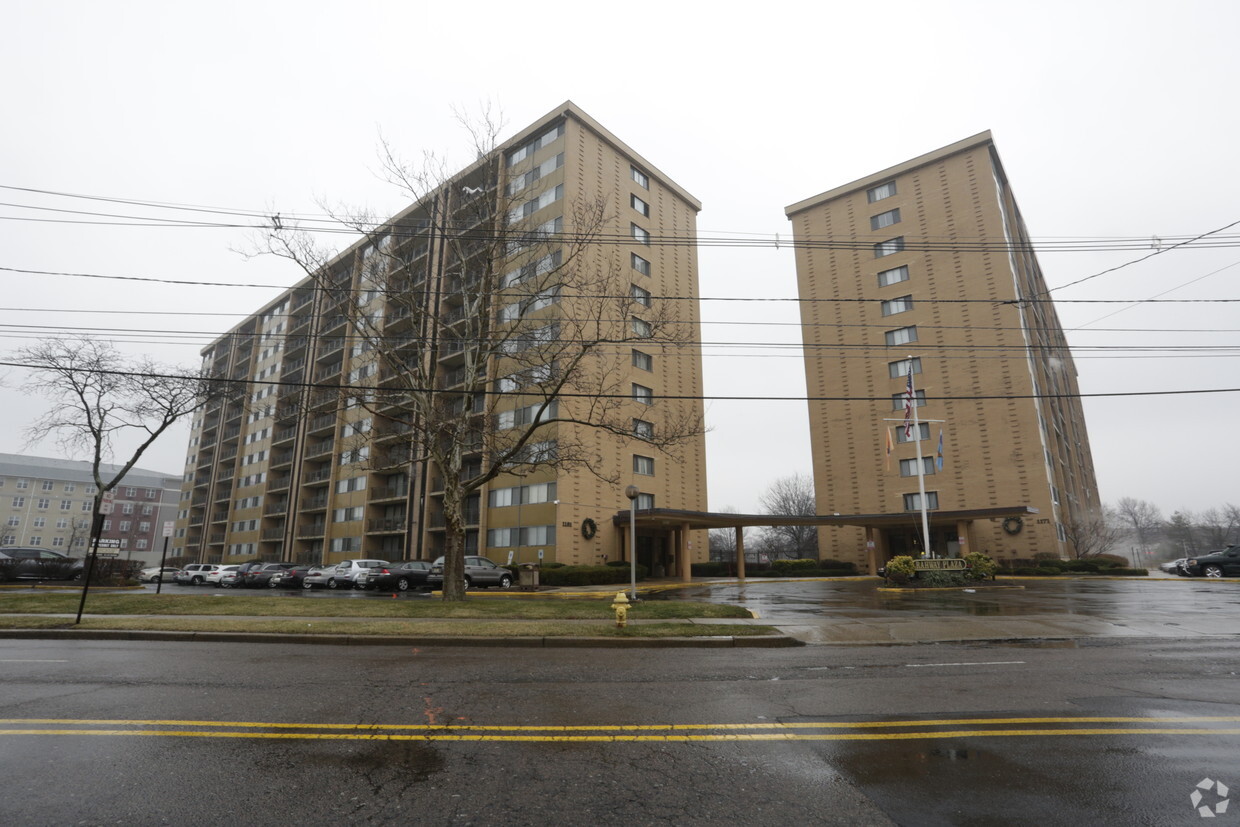 Building Photo - Rahway Plaza Apartments