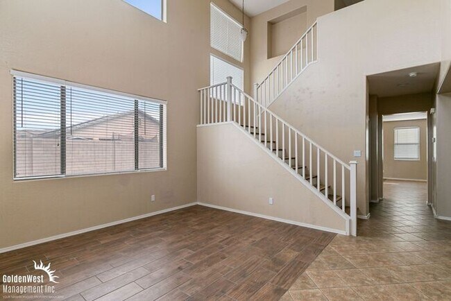 Foto del edificio - Beautiful 3Bdm 3Ba Home with Loft in Prime Surprise!