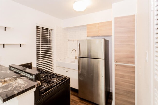 Building Photo - 1 br, 1 bath House - 4111 Avenue A 209 209