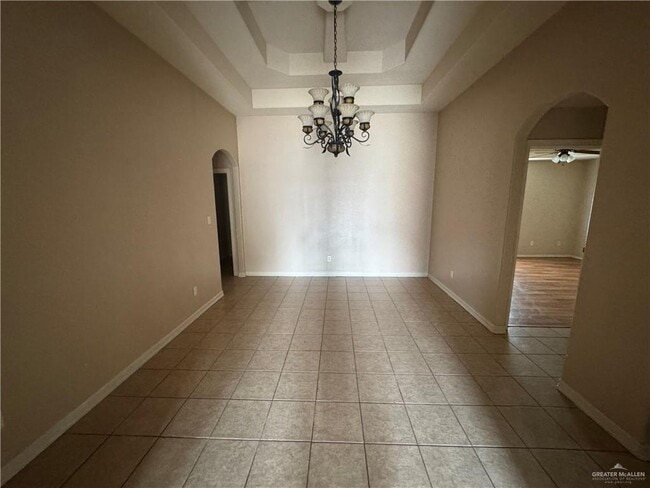 Building Photo - 2805 Delta Dr