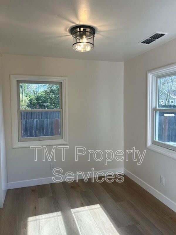 Building Photo - 3124 B St