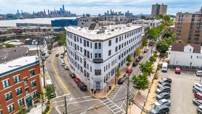 Foto del edificio - 550 Gregory Ave