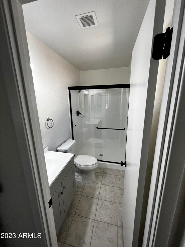 Building Photo - 414 W Santa Cruz Dr